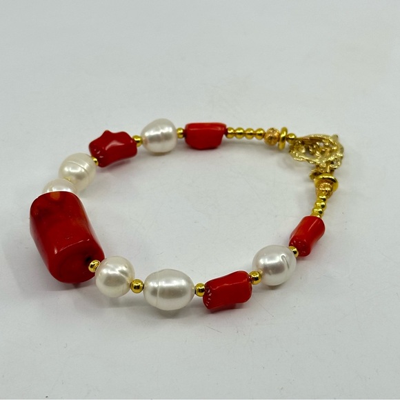 #363 New Handmade Coral and Pearls Bracelet with Gold-tone Toggle Clasp - Picture 3 of 8